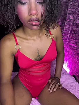 Pokazy przed kamerką – Morena_fire