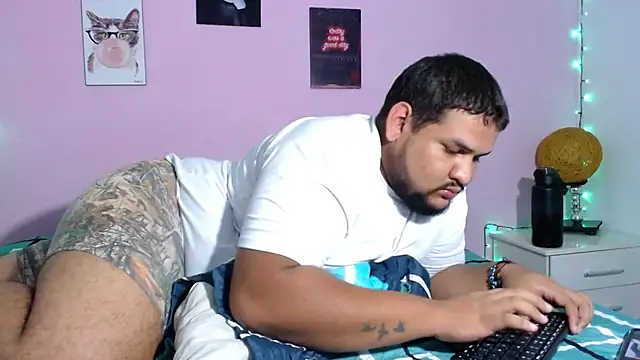 enzzo_rossin Live XXX chat