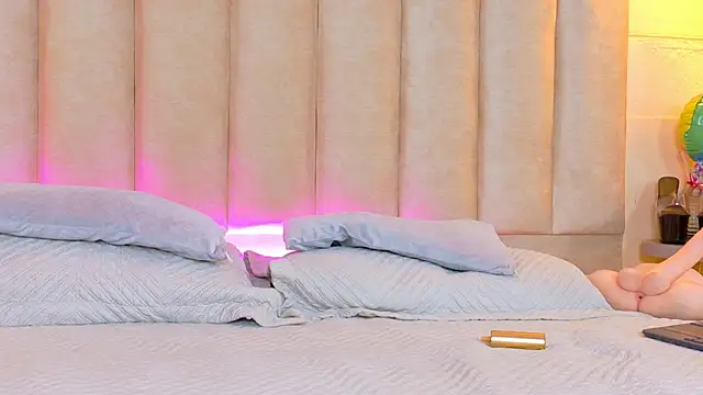 Chat +18 de AlynAllen ao vivo