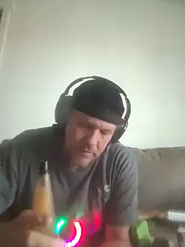 แชท XXX สดของ yourMasterisBored