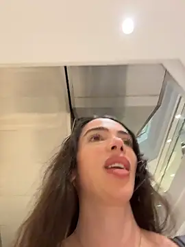 sisterhong Adlı Modelin Canlı XXX Sohbeti