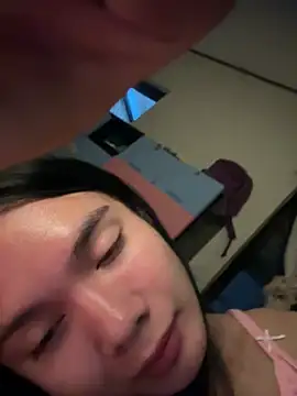 devine_goddess Adlı Modelin Web Kamerası Şovu