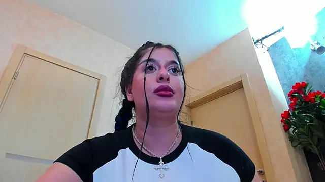 แชท XXX สดของ NayaNoirX