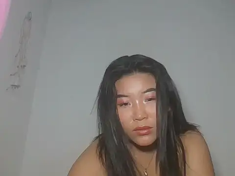 Chatroom XXX en direct de Zyeiii