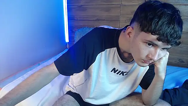 trevor_mob Pertunjukan Webcam