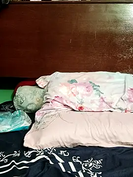 QueenSoreal webcam show