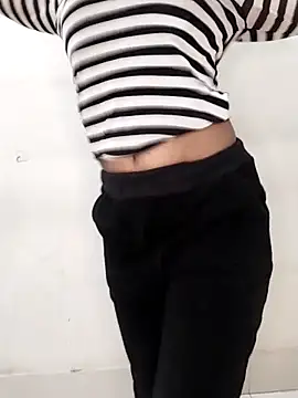 cute-bird- – webcam-show