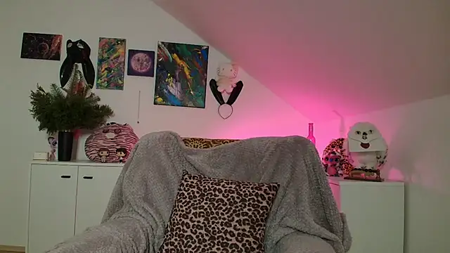 PinkHurricaneOfficial: вебкам-шоу