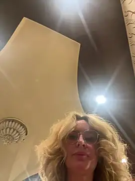 Tania201243 Live XXX Chat