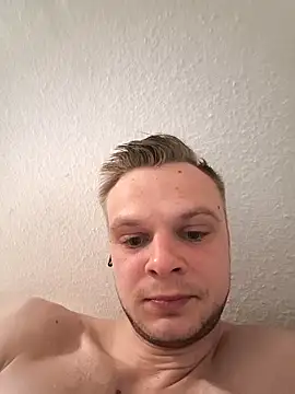 Show modela CuteDenno na web-kameri