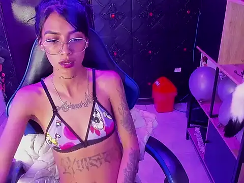 KarlaSlutSkinny__ – Live XXX-chat