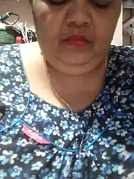 XXX chat uživo modela tamilthanushri