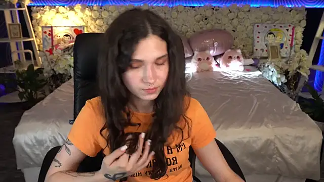 BabyFlowerr Adlı Modelin Canlı XXX Sohbeti