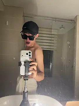 XXX chat uživo modela boyhigh1997