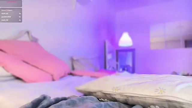 Jade-Naughty Chat XXX live