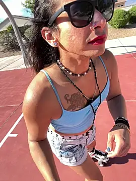 XXX chat uživo modela TranSexualJade95