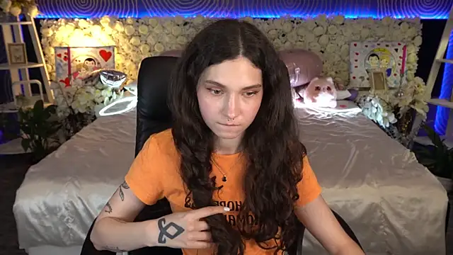 دردشة BabyFlowerr الجنسية المباشرة