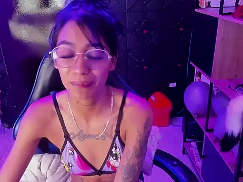 Chat XXX Live KarlaSlutSkinny__