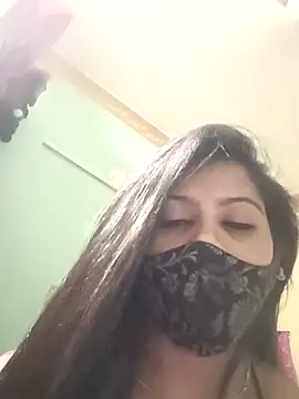 Chat +18 de SANAYA_ROY ao vivo