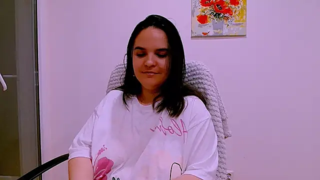 Chat +18 de Minnie_Ella ao vivo