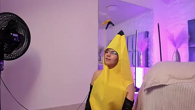 Chat +18 de HollyPeach ao vivo