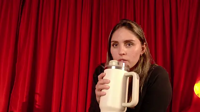 Czat XXX na żywo – VictoriaNova_