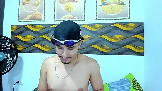 Leon_Hotx Live XXX Chat