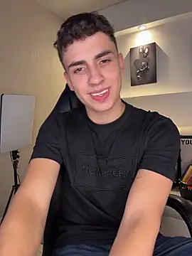 AdrianRinaldi Adlı Modelin Web Kamerası Şovu