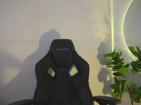 Thin_tommy01's Webcam Show