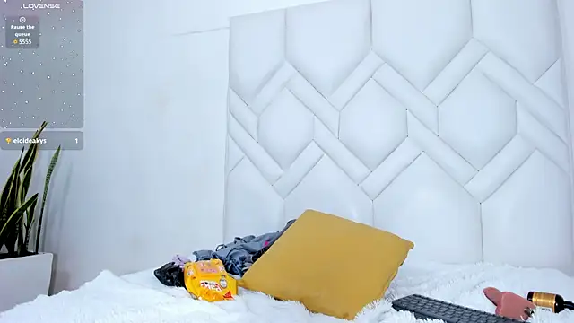 XXX chat uživo modela Cleopatra_Trans