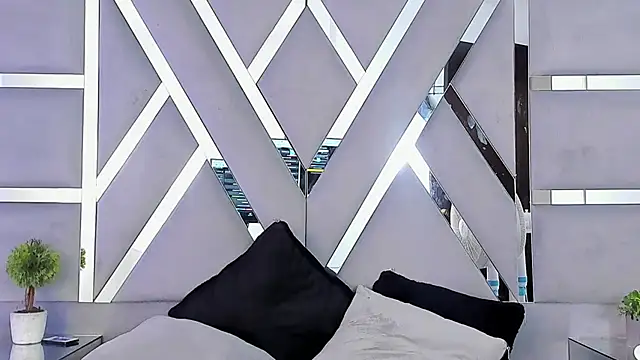 MonzerratBoyer's Live XXX Chat