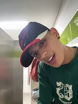 HarryGaze লাইভ XXX চ্যাট