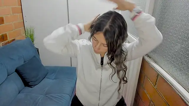 Penelope47: διαδικτυακό σόου στην κάμερα