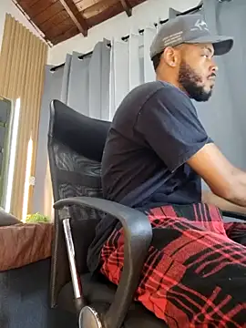 Pokazy przed kamerką – Oliver_bigblack_cock