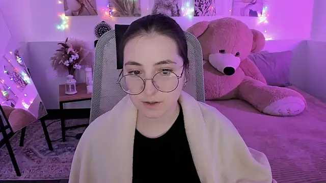 VirtuallVoyantのライブXXXチャット