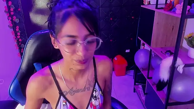 KarlaSlutSkinny__'s Live XXX Chat