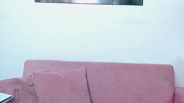 pinky_f00x's Live XXX Chat