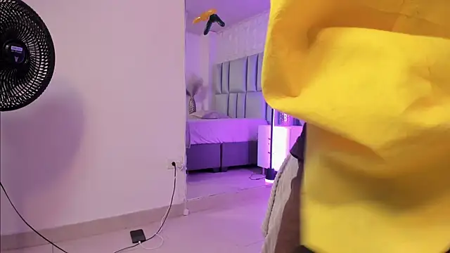 HollyPeach লাইভ XXX চ্যাট