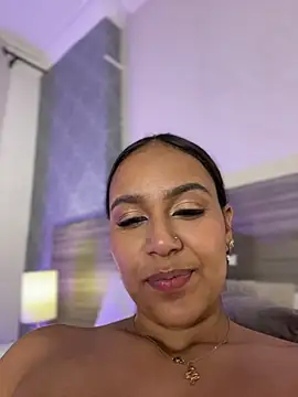 MiilaBlake: онлайн-секс-чат