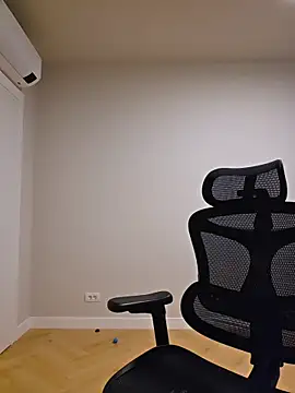 MiaRides19 即時 XXX 聊天