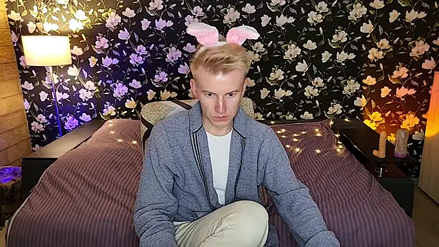 Вебкам-шоу Vuitton