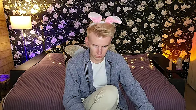 Вебкам-шоу Vuitton