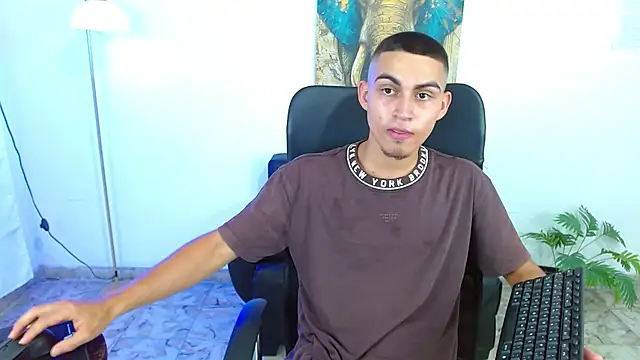 lucass_18 ওয়েবক্যা ম শো