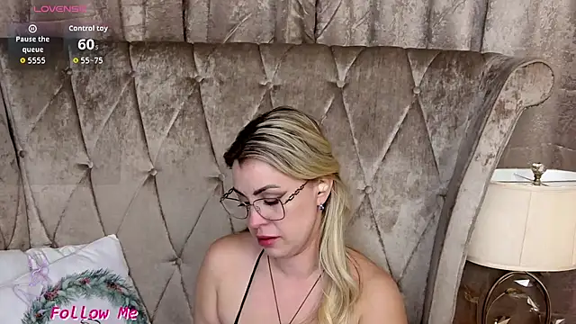 Živý XXX chat BustyGizelle