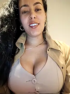 Luianna Pertunjukan Webcam