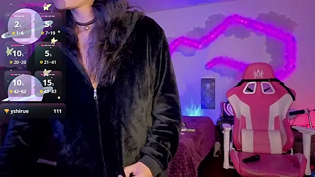 larah_uwu: онлайн-секс-чат