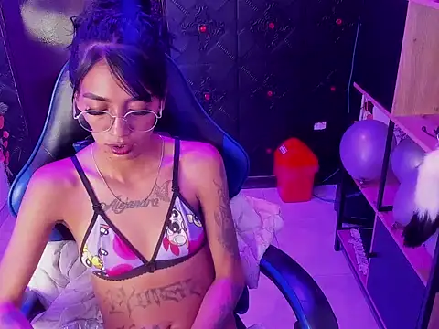 Chat XXX en directo de KarlaSlutSkinny__