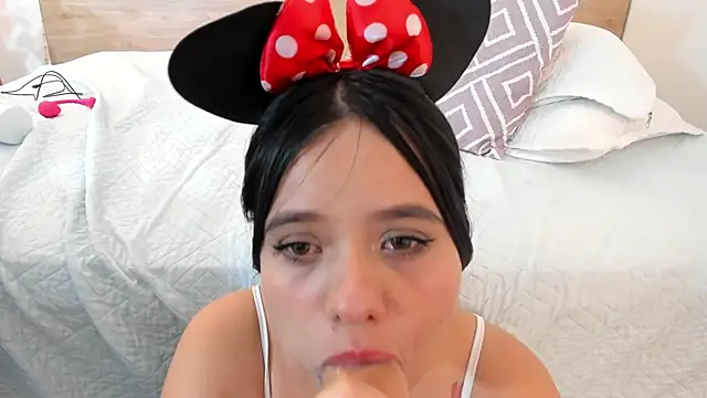 Chatroom XXX en direct de thamiina_