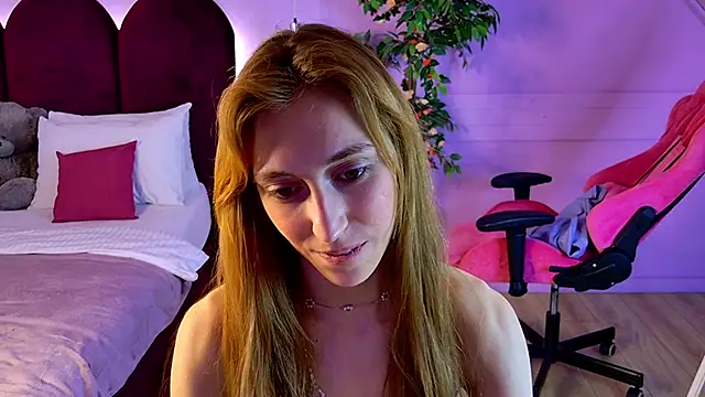 LeyaAtwood's Live XXX Chat