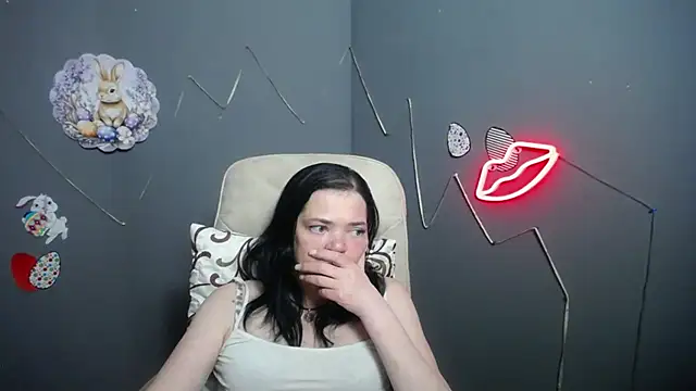 LauraFinn élő XXX-chatje